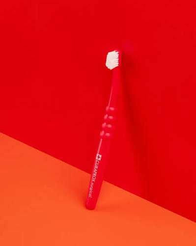 Curaprox Surgical Escova Dentes Mega Soft - Image 2